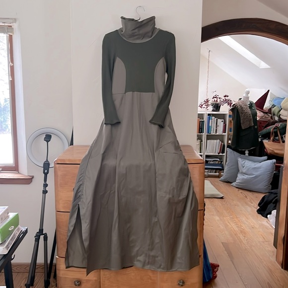 Stunning Designer Dress by Sun Light Paris - Olive Green, Long, Size M - Picture 8 of 8